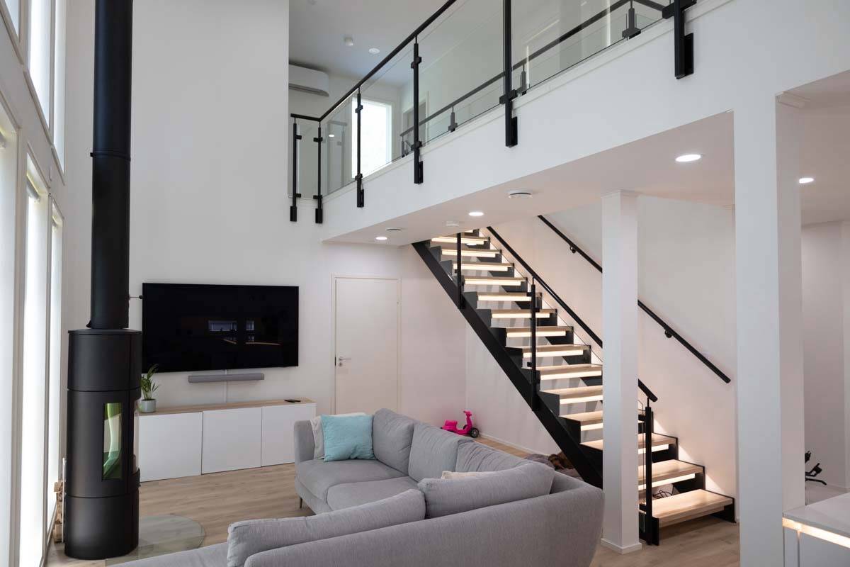 Les lampes du rez-de-chaussée et les lampes de l'escalier se complètent. LedStore.fi